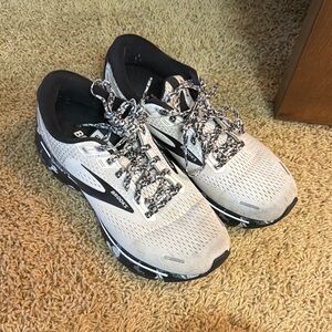 Brooks Ghost 14 Women’s Running Shoes - White and Black